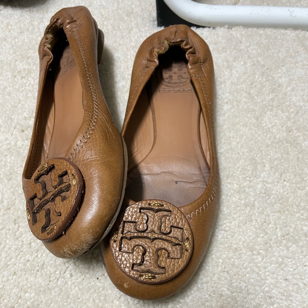 Tory burch ballerina flats. Used. See pictures for details.